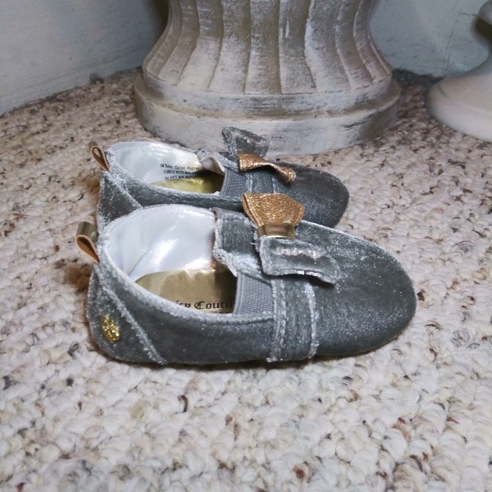 3/$18 Juicy Couture Gray & Gold Velvet Crib Shoes - Picture 2 of 6